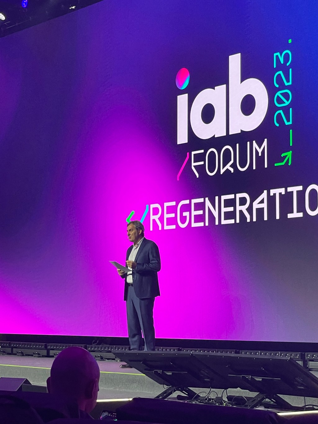 Prendiamoci il tempo per pensare: Mario Calabresi allo IAB Forum&nbsp;2023.